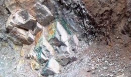 Zu Tage tretendes Kupfererz auf dem Kipoi-North-Projekt von Tiger Resources Limited