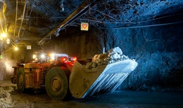 Petra_Diamonds_transporting-ore-underground-at-finsch