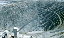 Die größte von Menschenhand geschaffene Grube in Afrika, die Palabora Kupfermine von Rio Tinto; Foto: Rio Tinto