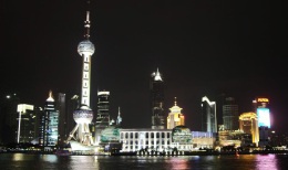 China - Shanghai Skyline bei Nacht