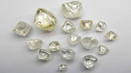 Ausgewählte Diamanten aus dem Gebiet BLK_08 der Lulo-Konzession; Foto: Lucapa Diamond Company