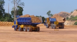 Erztransport auf der Goldmine Selinsing; Foto: Monument Mining