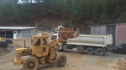 Verladung des abgebauten Materials auf der Pinargozu-Mine; Foto: Pasinex Resources